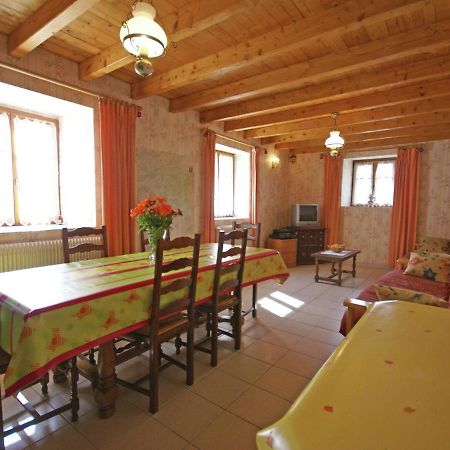 Spacious Holiday Home Near The Forest Esmoulieres Luaran gambar