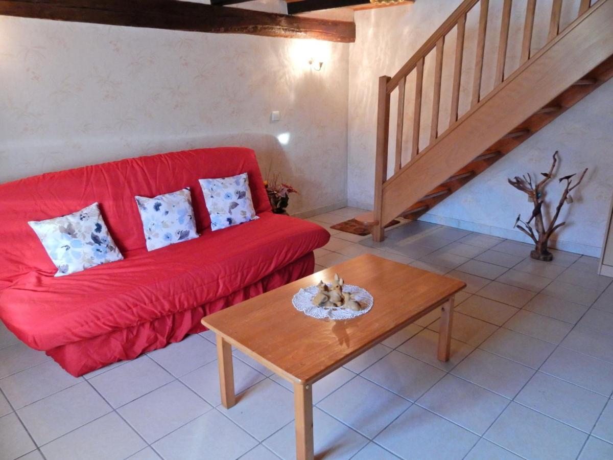 Spacious Holiday Home Near The Forest Esmoulieres Bilik gambar